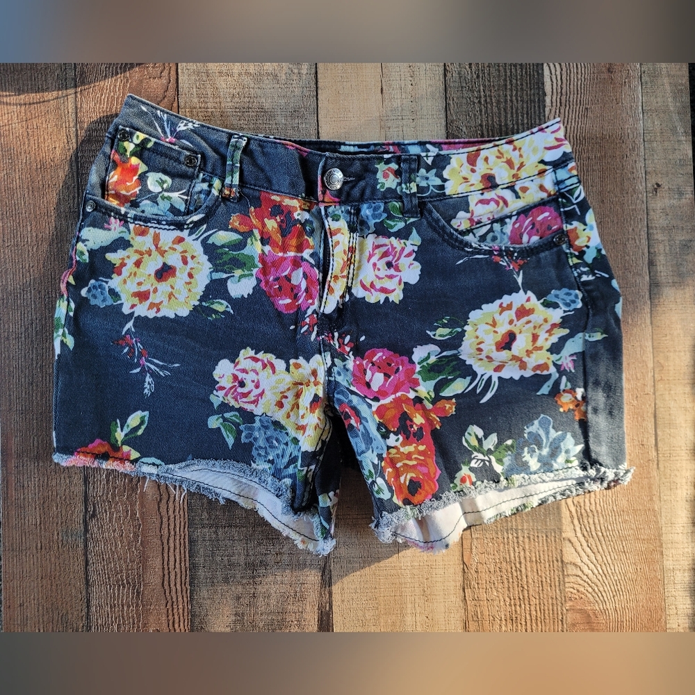 Cato Floral Women's Shorts - Multicolor, Women's Size 8